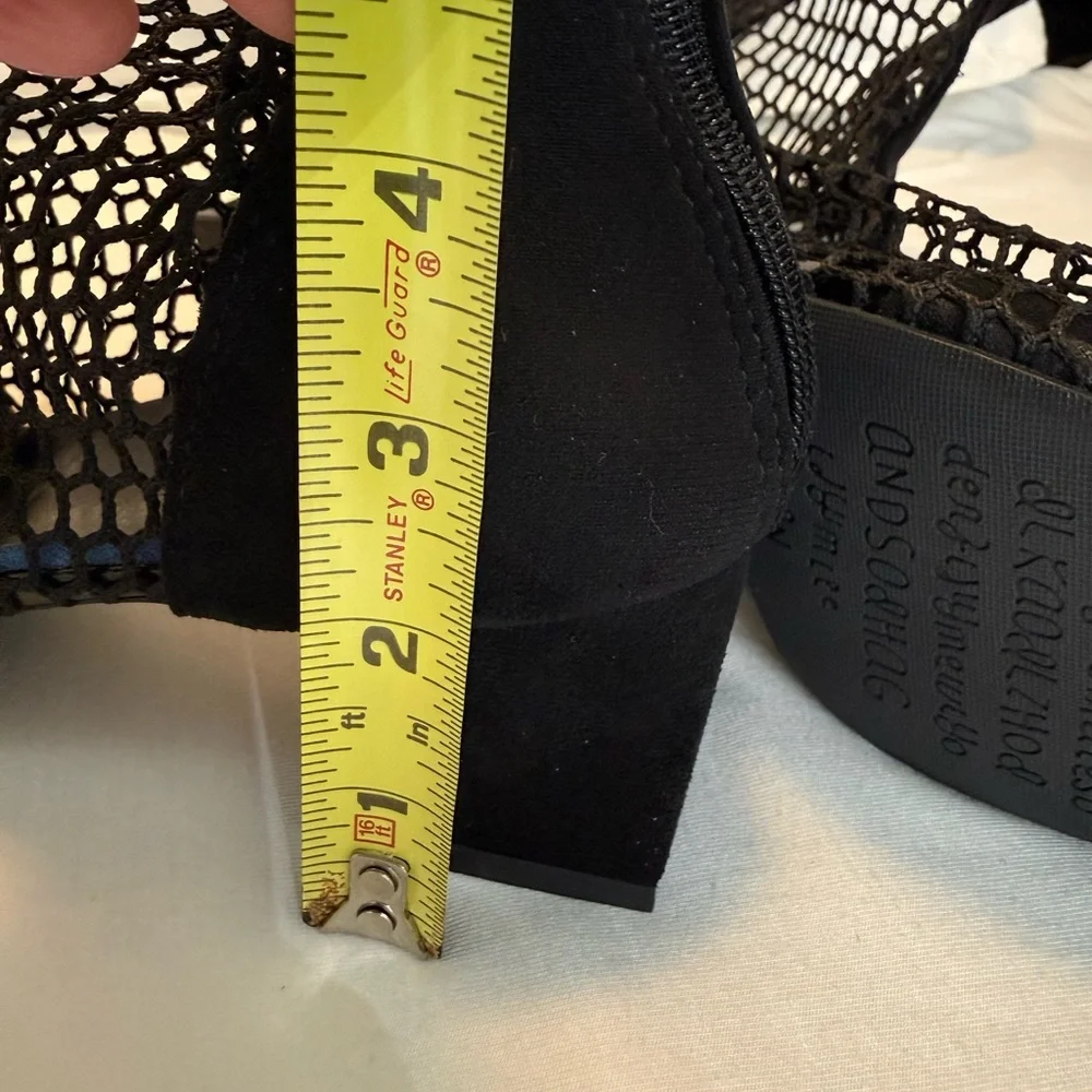 NWOT (Never Worn) Women’s Black Mesh Suede Contemporary Women’s Boots Size 8 - Picture 6 of 12